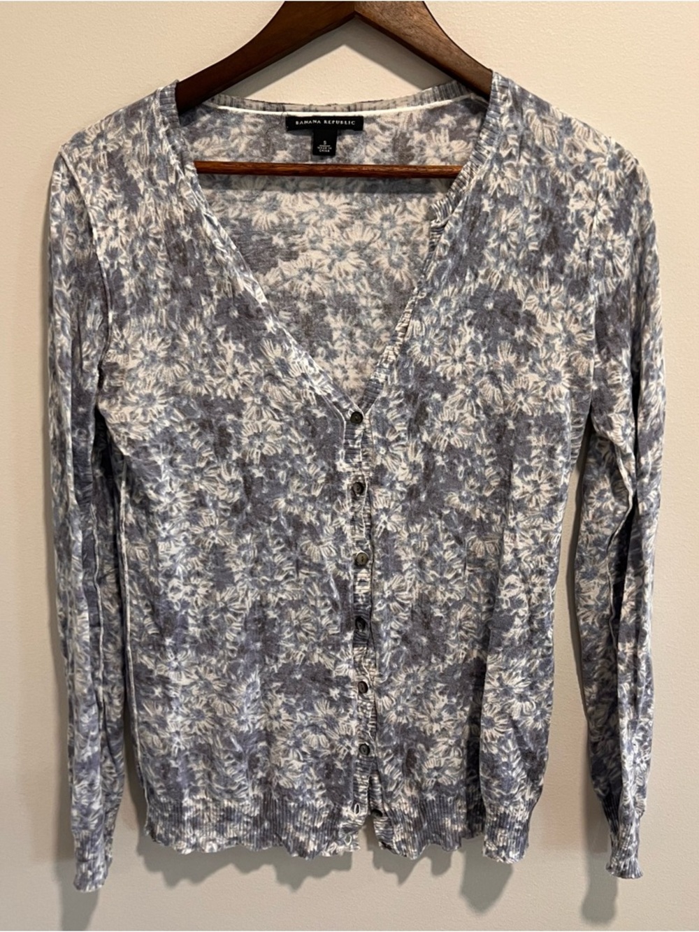 Banana Republic Blue & White Floral Button-Down Top